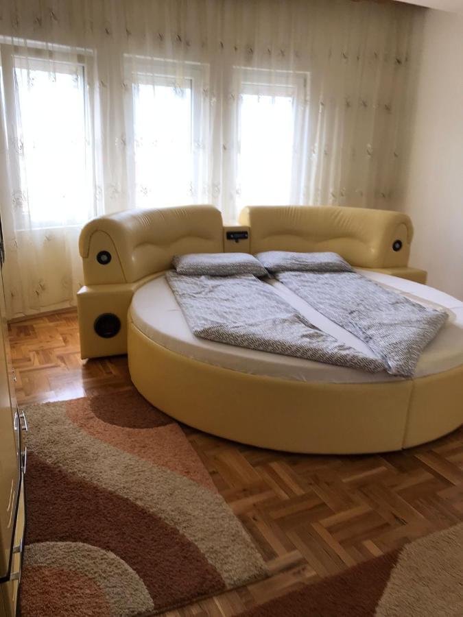Apartment Alpi Peja Exteriör bild